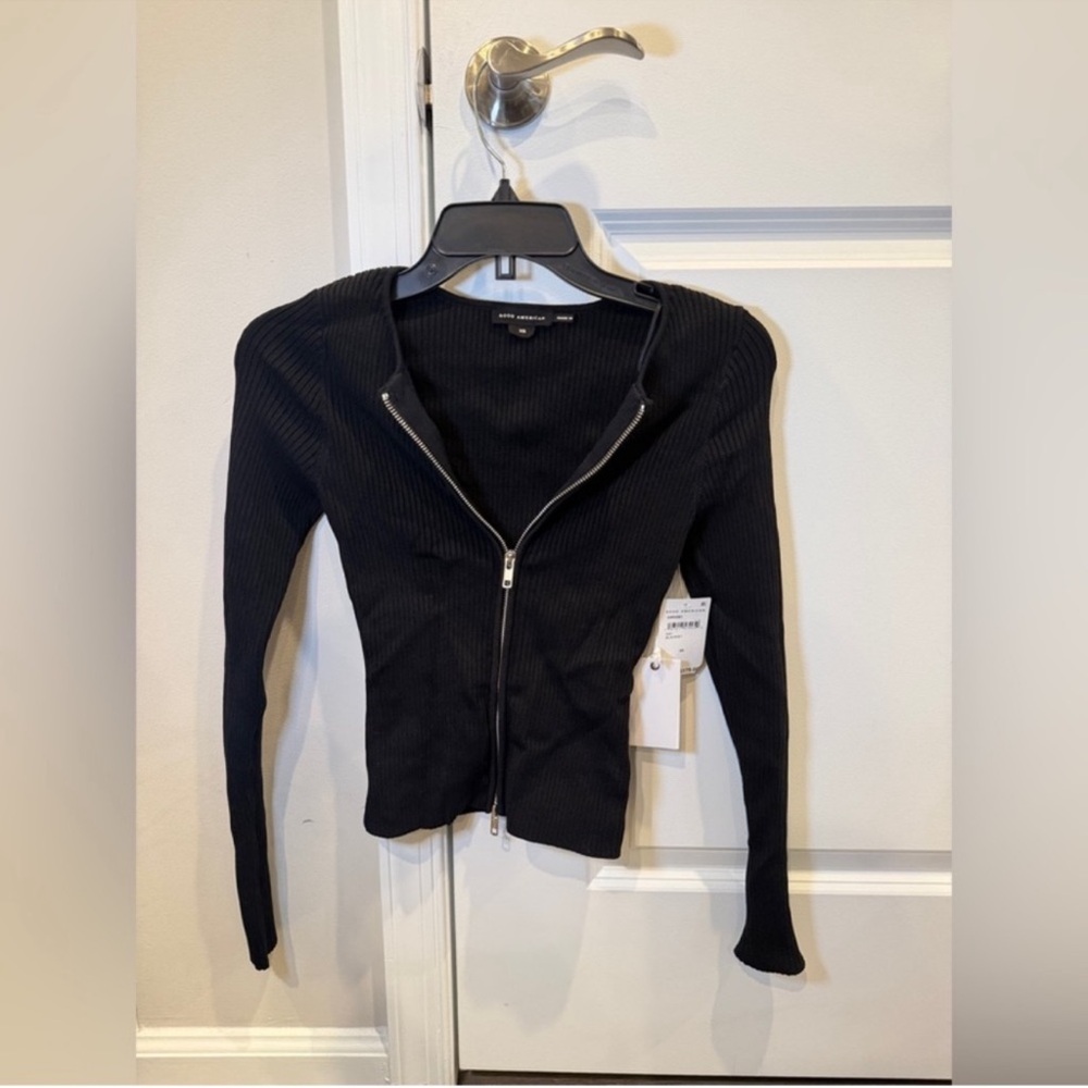 Good American Black Ribbed Zip Top – Size XS